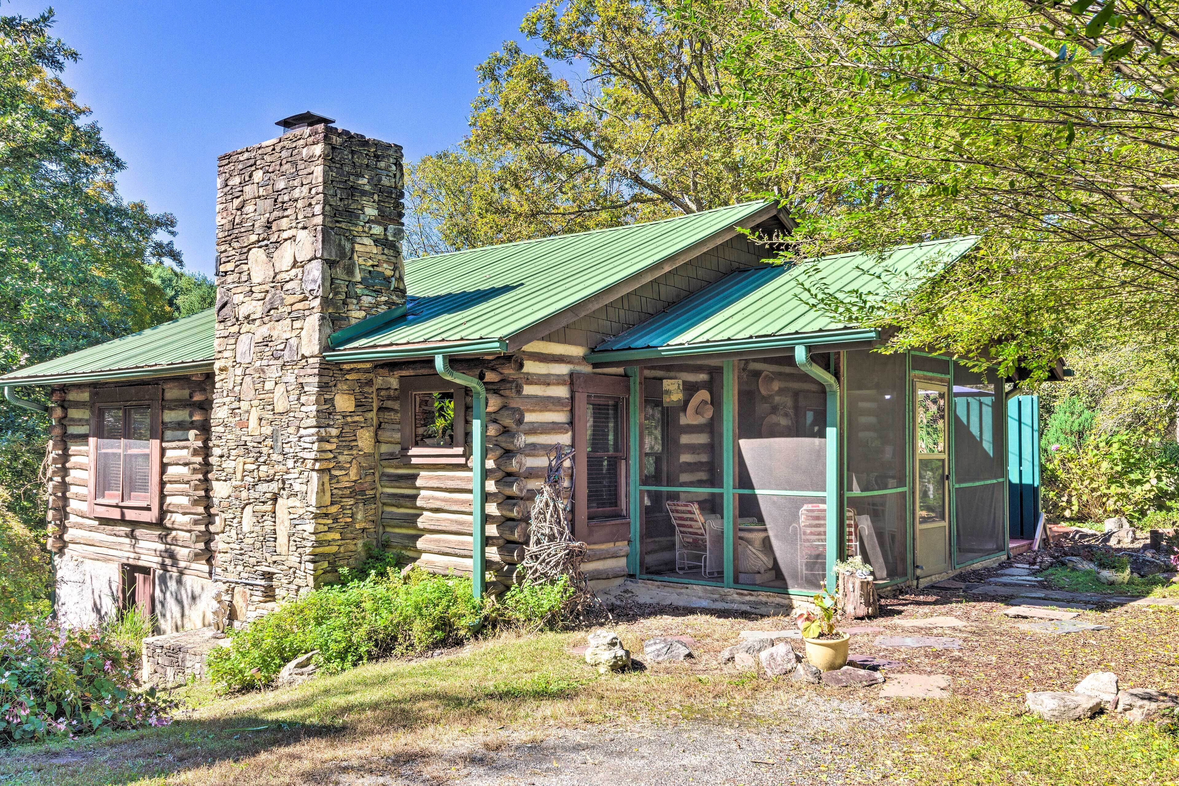 Rustic-Yet-Cozy Cabin w/ Patio, 12 Mi to Asheville