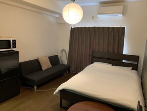 1 chambre, bureau, fer et planche à repasser, Wi-Fi gratuit