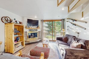 TV, fireplace, DVD player, books - Dog-friendly, ski condo with golf course views, balcony, hot tub & sauna (Copper Mountain)