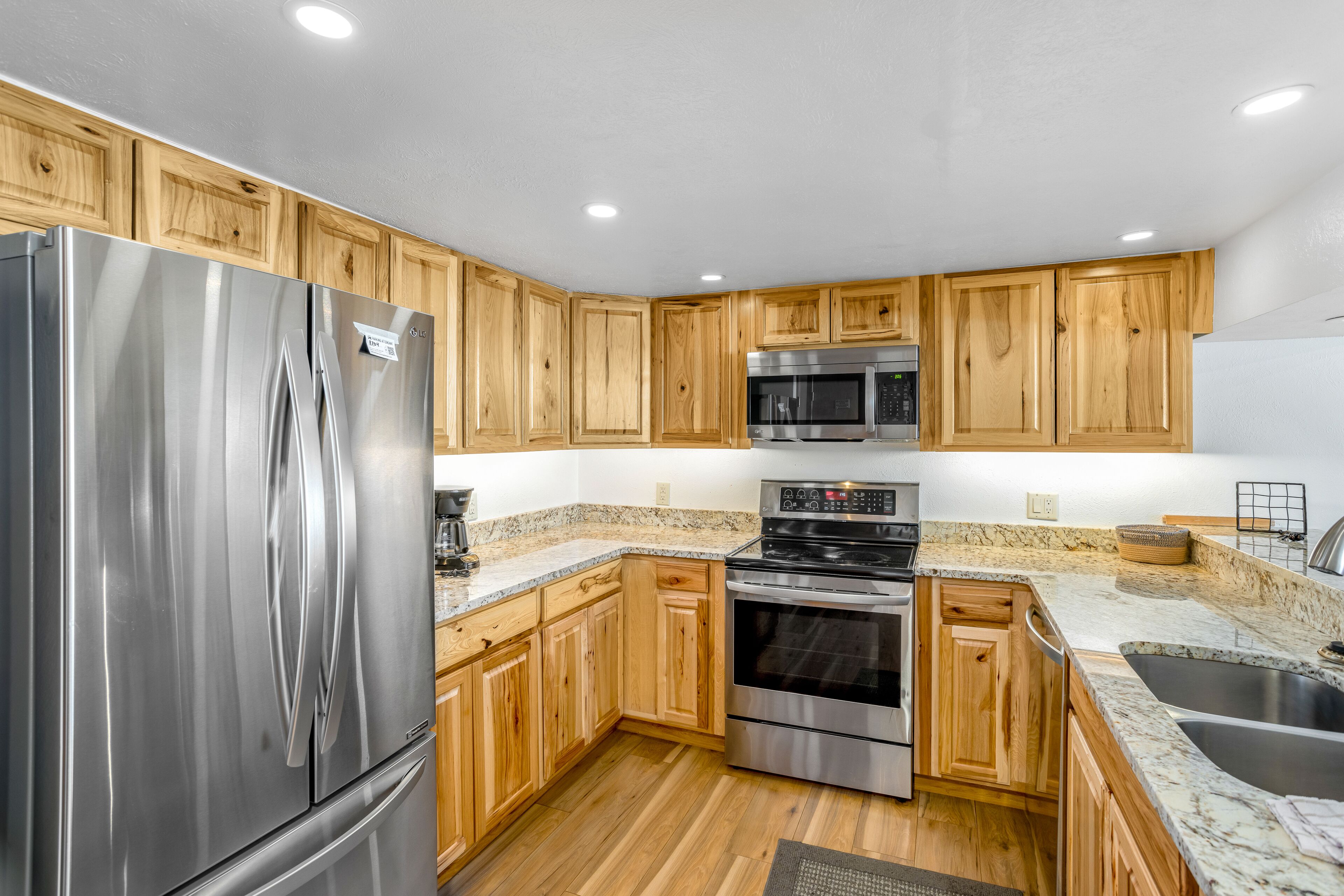 Comfortable condo with ski lift views, shared fitness room, gas fireplace, & W/D