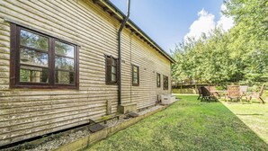 Unclassified image, 2 of 21, button - 3-bed Barn Eco-lodge on the Tarka Trail (Torrington)