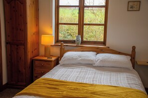 Cabin | 3 bedrooms, iron/ironing board, free WiFi, bed sheets