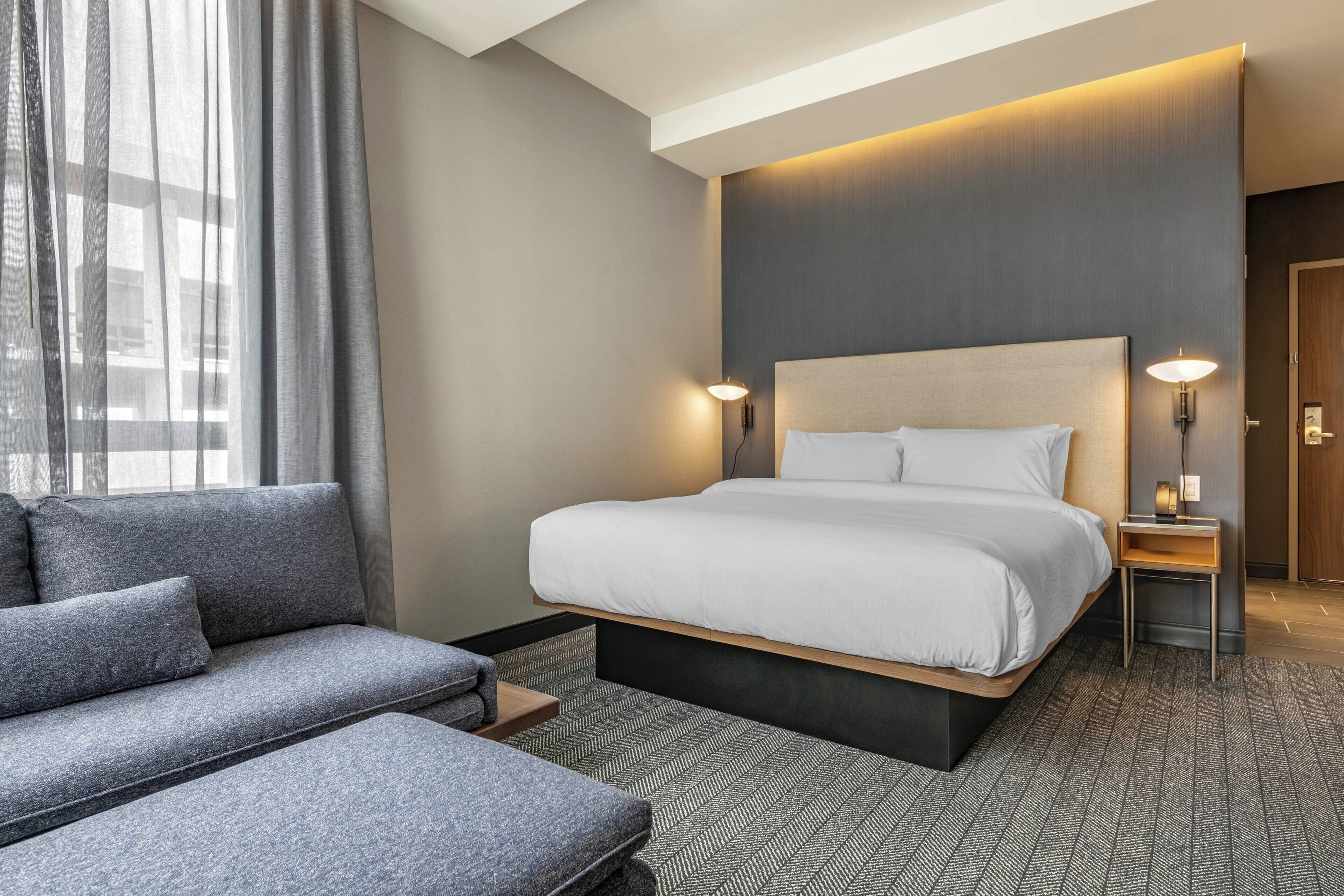 hypo-allergenic bedding, in-room safe, desk, laptop workspace