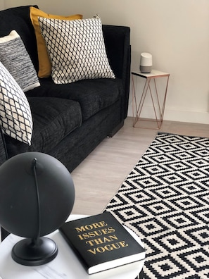 Appartement Luxe, salle de bains attenante (2 Bedroom, 2 Bathroom) | Bar lounge