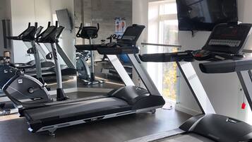 Căn hộ Cao cấp, có phòng tắm riêng (2 Bedroom, 2 Bathroom) | Khu thể thao