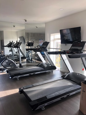 Luxury Apartment, Ensuite (2 Bedroom, 2 Bathroom) | Fitness facility - Luxury Serviced Apartments Stevenage, Hertfordshire (Stevenage)