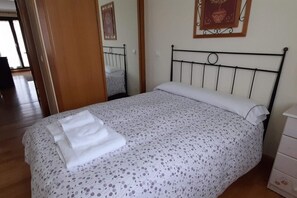 2 sovrum och sängkläder