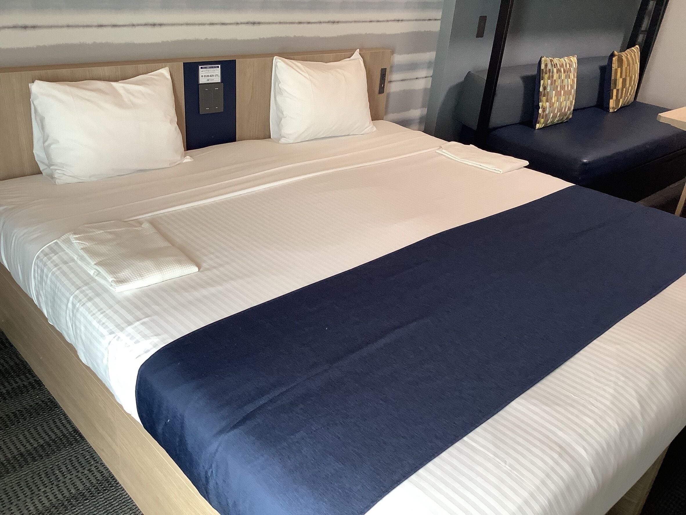 Habitación superior, 1 cama King size, para no fumadores | Caja de seguridad en la habitación y escritorio 