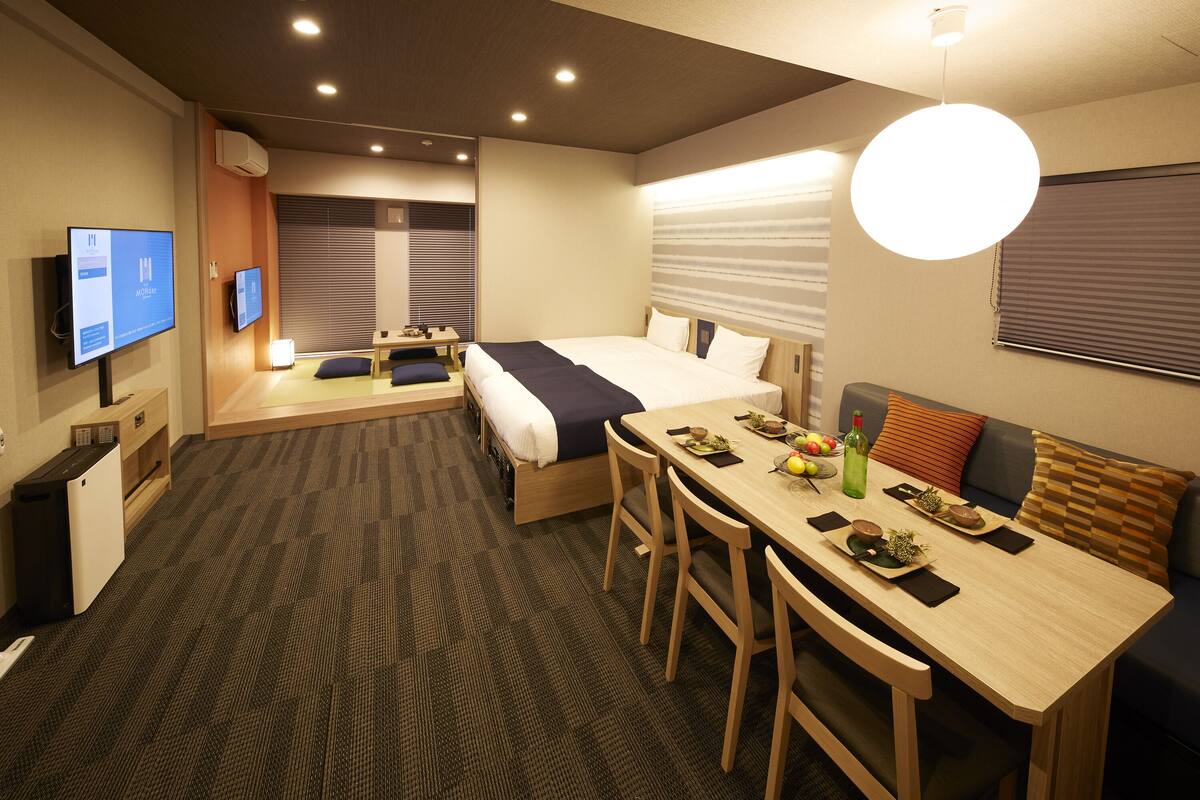 ห้องทราดิชันนัล, ปลอดบุหรี่ (Grand Japanese, For 6 People) | ตู้นิรภัยในห้องพัก, โต๊ะทำงาน, เตารีด/โต๊ะรีดผ้า, Wi-Fi ฟรี