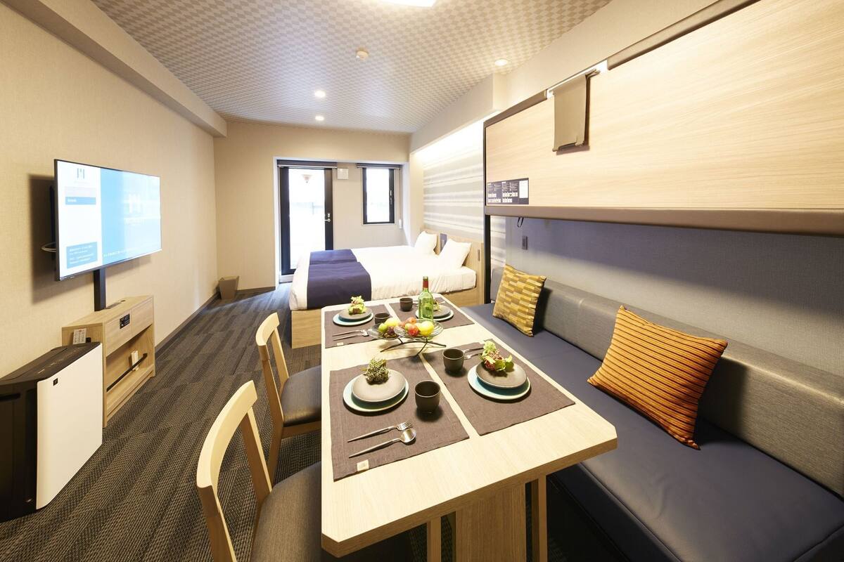 ตู้นิรภัยในห้องพัก, โต๊ะทำงาน, เตารีด/โต๊ะรีดผ้า, Wi-Fi ฟรี