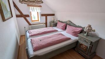 2 bedrooms, WiFi, bed sheets