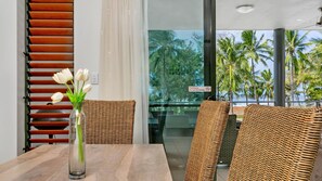 Dining - Belle Escapes 4 33 Sims Esplanade Yorkeys Knob (Yorkeys Knob)