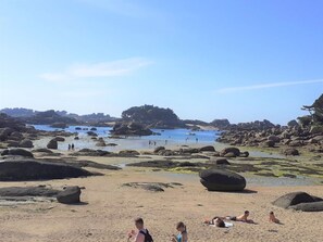 Beach - Two cottages within walking distance of river town of Pontrieux, near the coast (Ploezal)