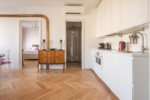 Fridge, microwave, oven, dishwasher