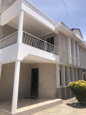 Exterior detail - Maki Home Bamburi - Vescon Estate 1 (Mombasa)