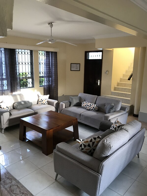 Living area - Maki Home Bamburi - Vescon Estate 1 (Mombasa)