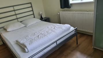 5 多间卧室、旅行婴儿床、免费 WiFi、床单