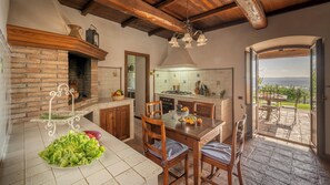 Dining - Vista Del Lago 12, Emma Villas (Guardea)