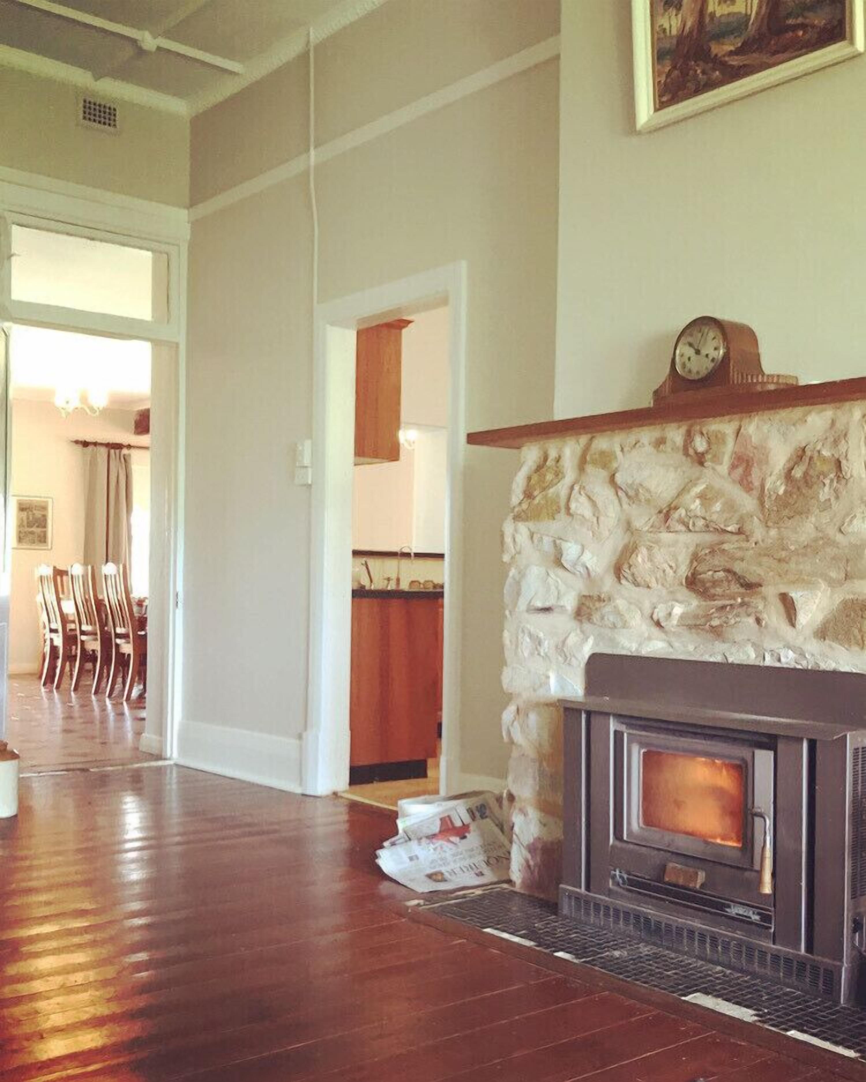 Lorondale Homestead — image 9