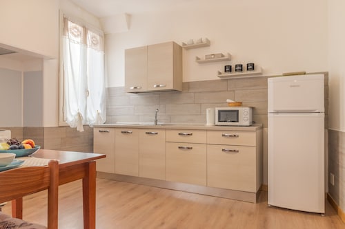 Family Colours near Rialto Mercato