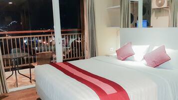 Desk, laptop workspace, WiFi, bed sheets