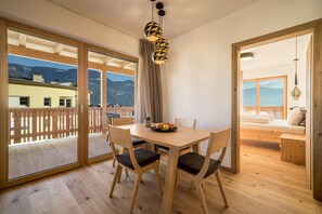 Dining - Friendly Apartment "Lärche im Nockerhof" with Mountain View, Wi-Fi & Terrace (Andrian)