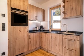 Refrigerador, horno, parrilla de estufa y lavavajillas 