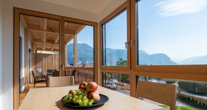 Friendly Apartment "Eiche im Nockerhof" with Mountain View, Wi-Fi & Terrace