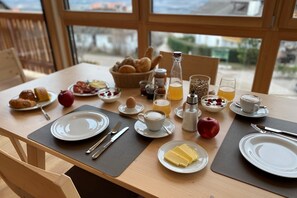 Dining - Apartment "Fichte im Nockerhof" with Mountain View, Wi-Fi & Terrace (Andrian)