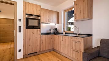 Refrigerador, horno, parrilla de estufa y lavavajillas