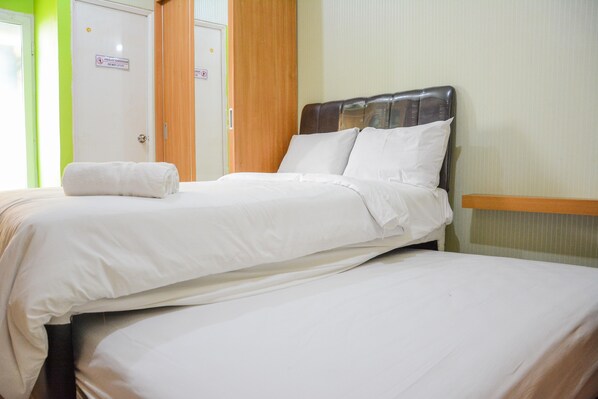 Free WiFi, bed sheets