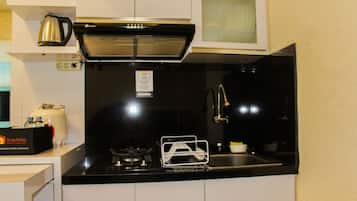Fridge, stovetop, cookware/dishes/utensils