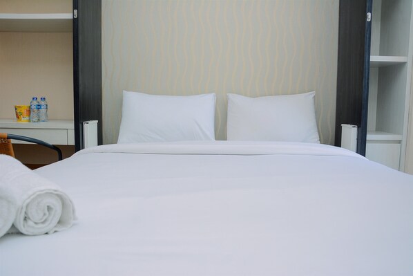 Free WiFi, bed sheets