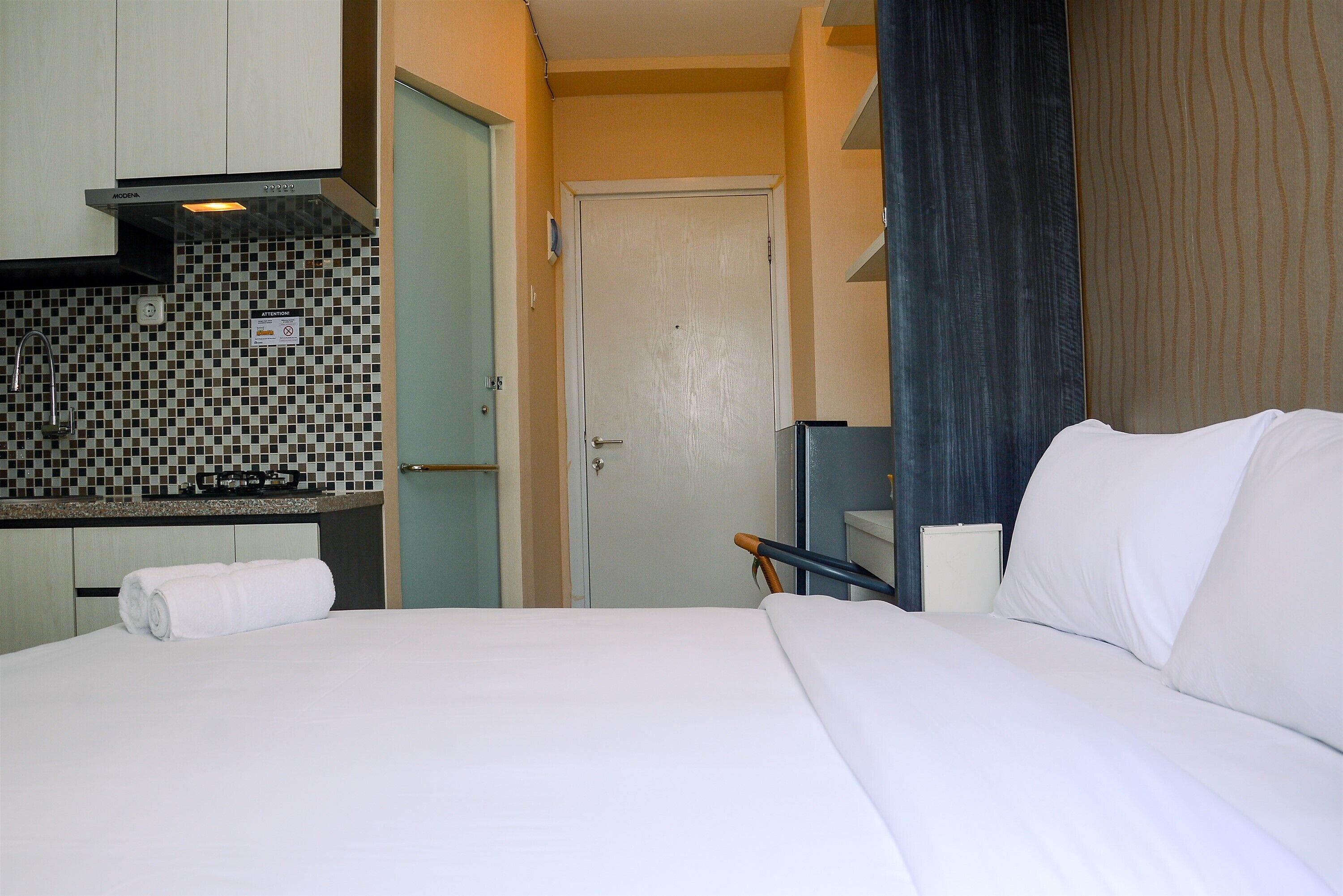 Free WiFi, bed sheets