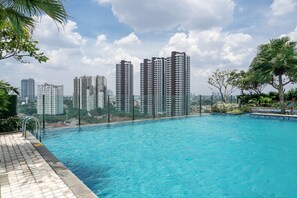 Outdoor pool - Big and Cozy Gandaria Heights 3BR Apartment with Direct Access to Mall (Jakarta)