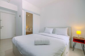 Free WiFi, bed sheets - Comfy and Modern Studio Pakubuwono Terrace Apartment (Jakarta)
