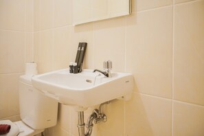 Douche, serviettes fournies