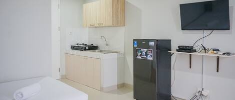 冰箱、炉灶、厨具/餐具