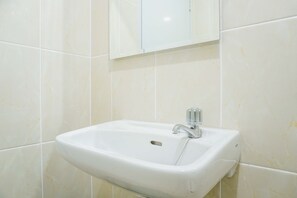 Douche, serviettes fournies