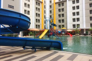 Outdoor pool - Minimalist Pool View Low Rise Studio @ Paramount Skyline Apartment (Gading Serpong)