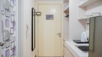 Fridge, stovetop, cookware/dishes/utensils