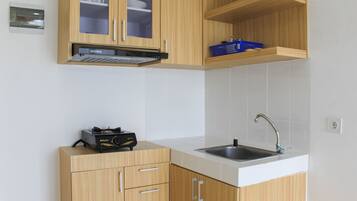 Rum | Eget kök | Kylskåp, spishäll och grytor/köksredskap