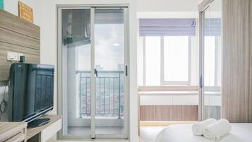 Free WiFi, bed sheets