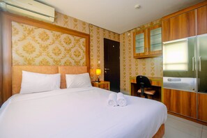 Room | 1 bedroom, free WiFi, bed sheets - Comfy and Minimalist 1BR Apartment at Atria Residence (Gading Serpong)