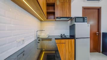 雪櫃、爐具、廚房用具/餐具/器皿
