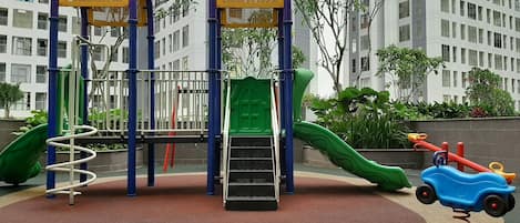 Children’s play area – outdoor