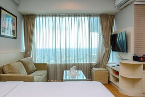 TV - Stunning Studio at Grand Kamala Lagoon Apartment (Bekasi)
