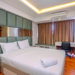Free WiFi, bed sheets