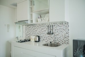 Kamar | Dapur pribadi | Lemari es, kompor, dan peralatan masak/sendok-piring