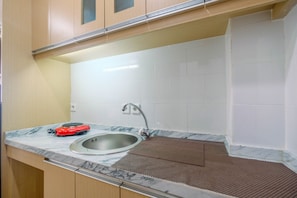 Fridge, stovetop, cookware/dishes/utensils